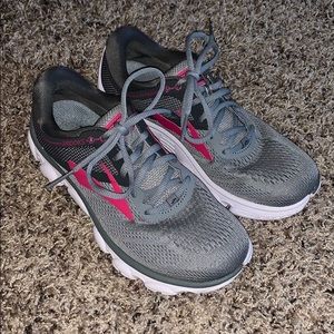 NIB Brooks Anthem Shoes